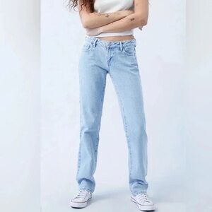 NWT Low rise Straight Jeans